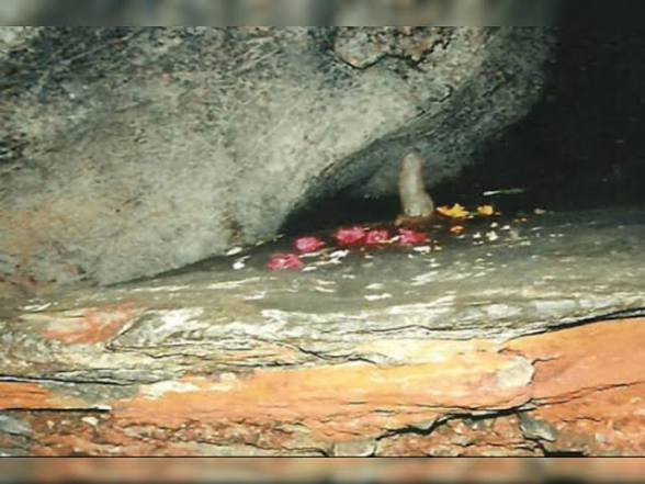 प्रेम में स्वर्ग की चाह थी, पाताल भुवनेश्वर पहुँच गए!